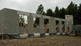 Bouwen van een kleuterschool.