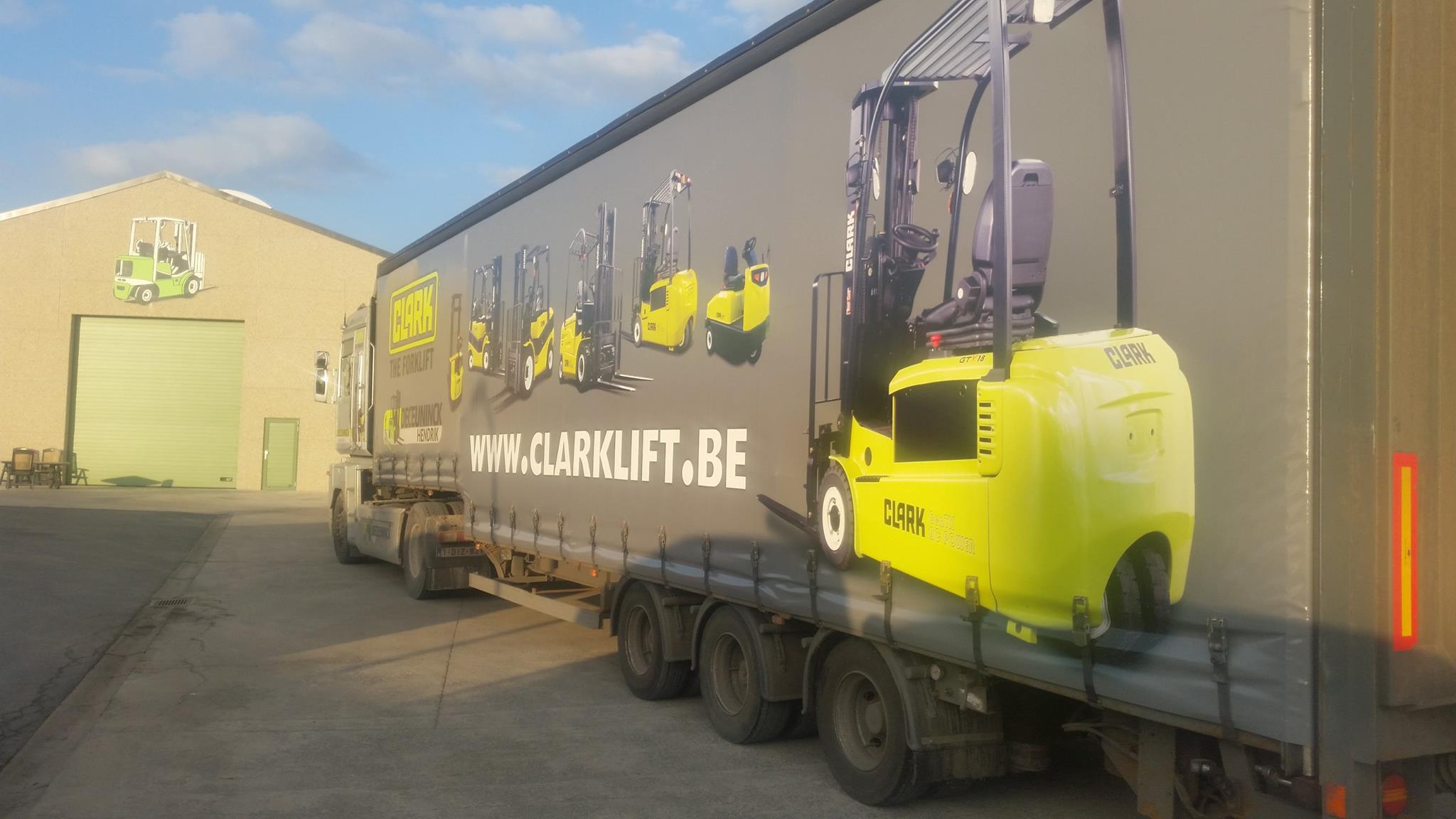 Vrachtwagen clark transport