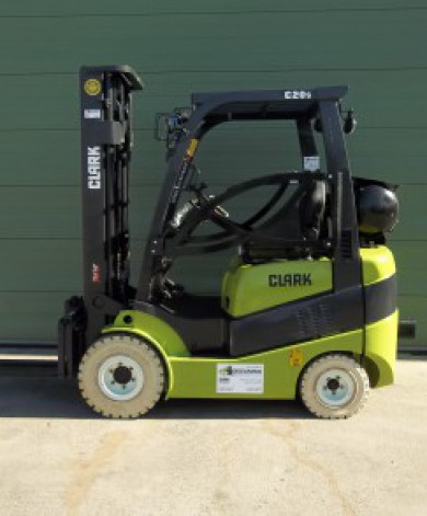 Clark 2 ton heftruck kopen tweedehands