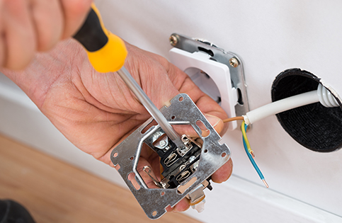 [Elektriciteitsleidingen] inbouwen